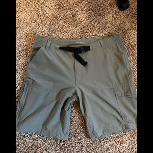 Columbia men’s Omni shield shorts: size 36W 10L